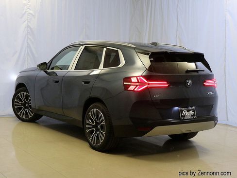 Used 2025 BMW X3 xDrive30i w/ Premium Package image 9