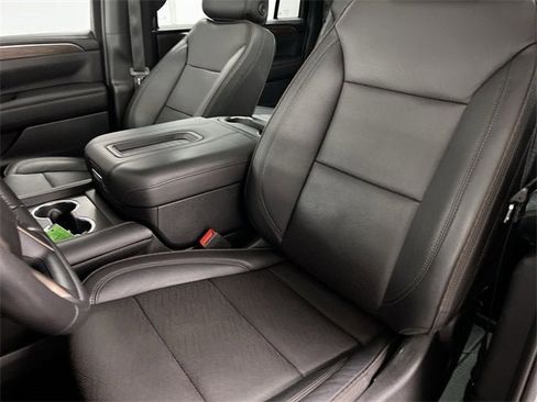 Used 2023 Chevrolet Suburban High Country image 19