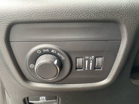 Used 2023 Jeep Grand Cherokee L Laredo AWD/4WD image 23