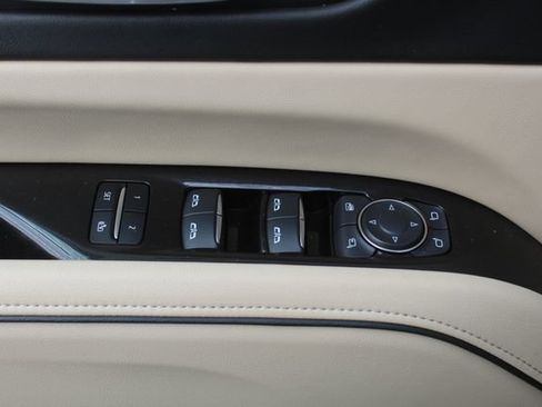 Used 2024 Cadillac Escalade Premium Luxury w/ Performance Package AWD/4WD image 39