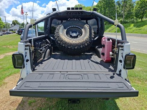 Used 2020 Jeep Gladiator Rubicon w/ Cold Weather Group image 28