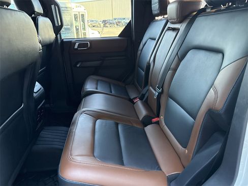 Used 2024 Ford Bronco Outer Banks image 22