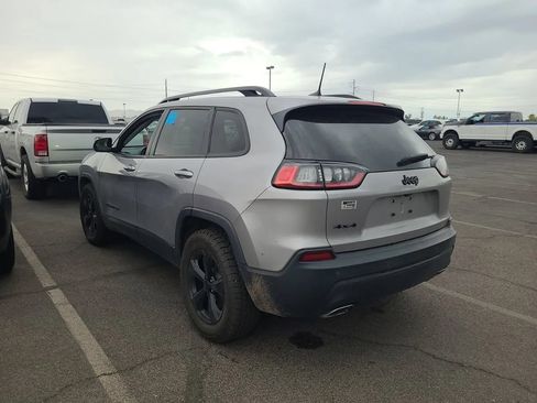 Used 2019 Jeep Cherokee Latitude Plus AWD/4WD image 2