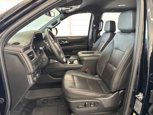 Used 2023 Chevrolet Suburban RST w/ Luxury Package AWD/4WD image 17