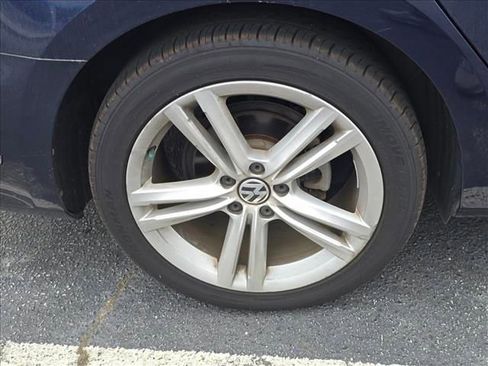 Used 2015 Volkswagen Passat TDI SE FWD image 16