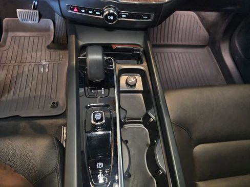 Certified 2023 Volvo XC60 B5 Plus w/ Protection Package Premier AWD/4WD image 24