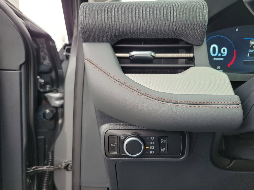 New 2026 Ford Explorer Active RWD image 21