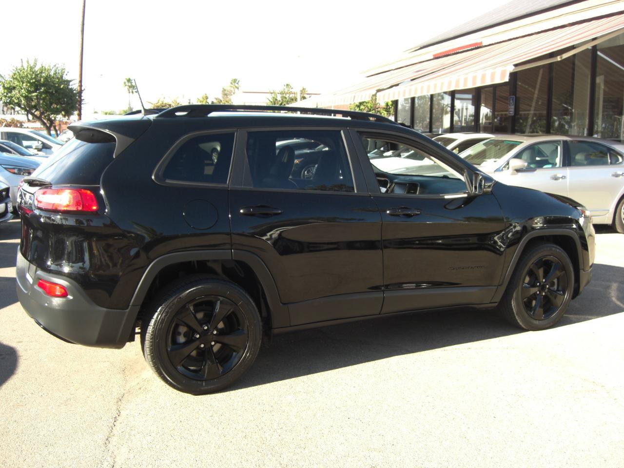 Used 2018 Jeep Cherokee Limited w/ High Altitude Package FWD image 14