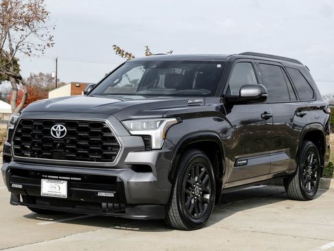 Used 2023 Toyota Sequoia Platinum image 7