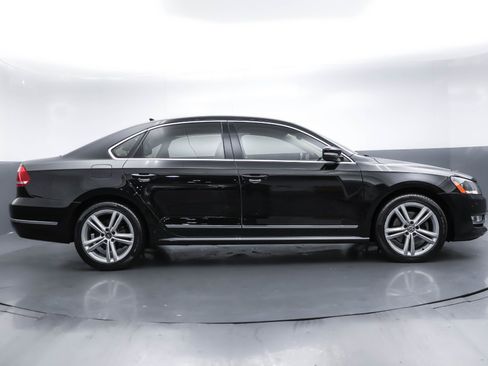 Used 2013 Volkswagen Passat TDI SEL Premium FWD image 22