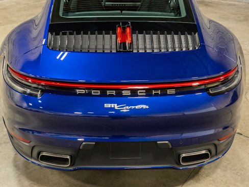 Used 2020 Porsche 911 Carrera w/ Premium Package RWD image 22