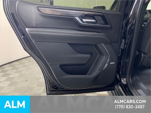 Used 2025 GMC Yukon Elevation image 30