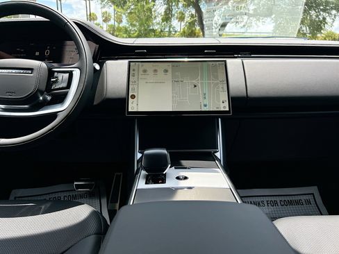 New 2025 Land Rover Range Rover SV image 15