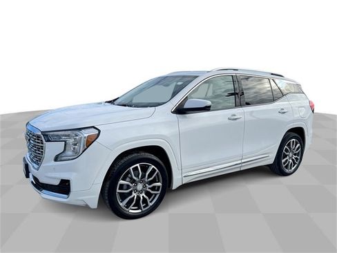 Certified 2022 GMC Terrain Denali w/ LPO, Floor Liner Package image 1