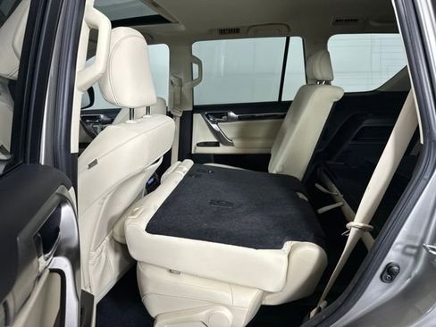 Used 2022 Lexus GX 460 Premium image 25