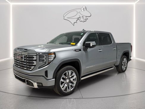 Used 2023 GMC Sierra 1500 Denali w/ Denali Reserve Package AWD/4WD image 1