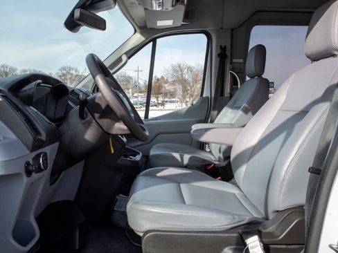 Used 2018 Ford Transit 150 XL image 9