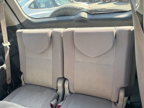 Used 2007 Toyota RAV4 4WD V6 w/ 3rd Row image 17