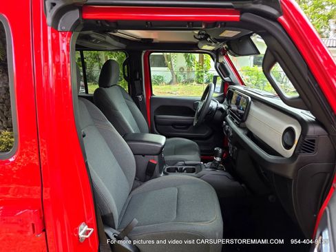 Used 2024 Jeep Wrangler Unlimited w/ Convenience Group AWD/4WD image 45