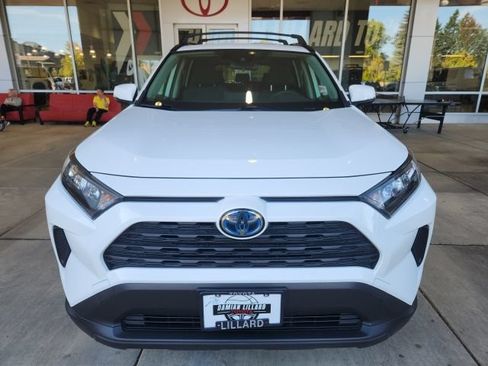 Used 2020 Toyota RAV4 LE w/ All Weather Liner Package AWD/4WD image 5
