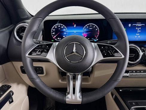 New 2026 Mercedes-Benz GLB 250 image 17