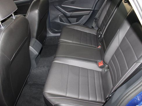 Used 2022 Volkswagen Jetta SE image 24