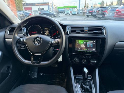 Used 2015 Volkswagen Jetta TDI S image 15