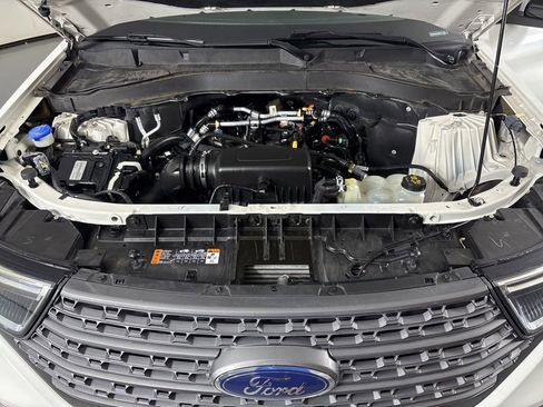 Used 2022 Ford Explorer XLT w/ Equipment Group 202A AWD/4WD image 50