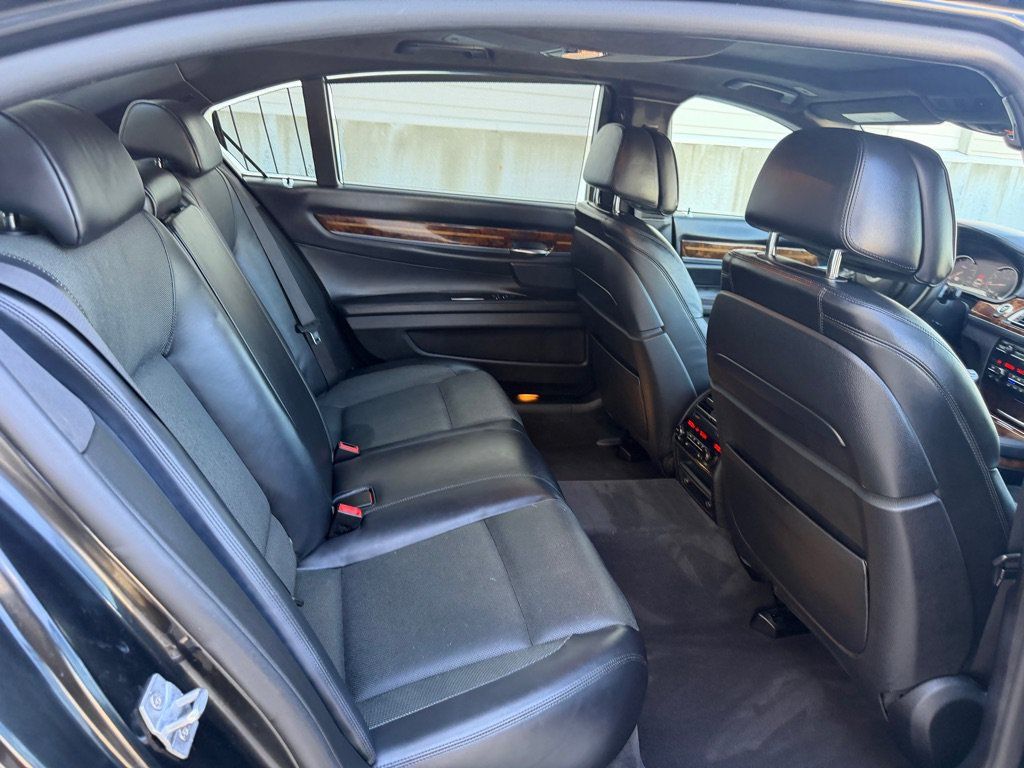 Used 2014 BMW 750Li xDrive AWD/4WD image 32
