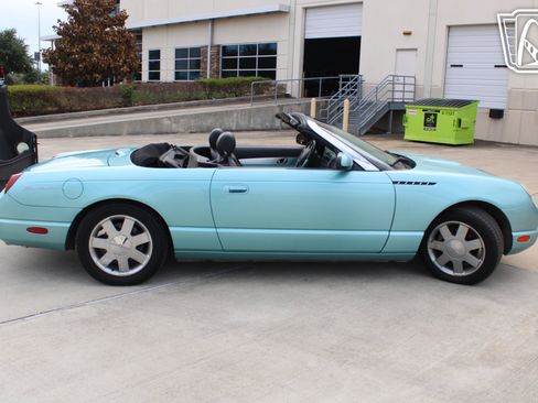 Used 2002 Ford Thunderbird RWD image 4