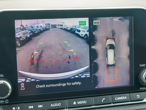 Used 2022 Nissan Rogue SL image 18