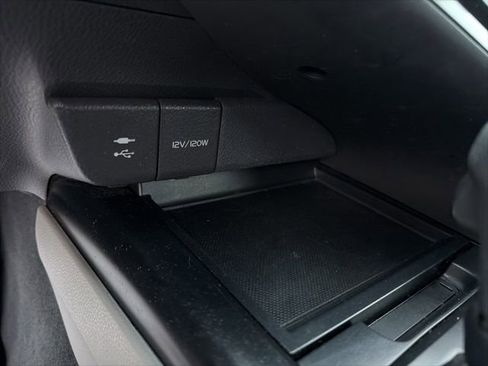 Certified 2018 Toyota Camry L image 21