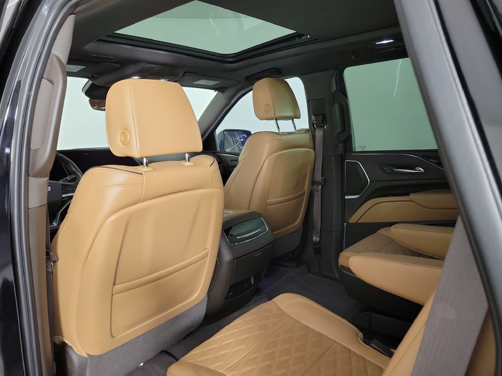 Used 2022 Cadillac Escalade Premium Luxury AWD/4WD image 14