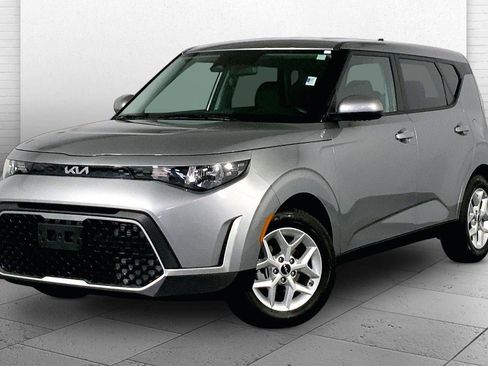 Certified 2025 Kia Soul LX w/ LX Technology Package image 12
