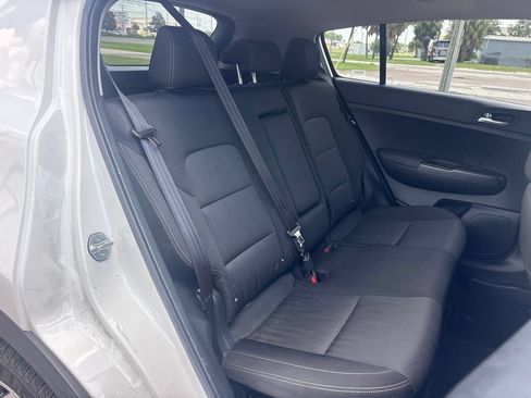 Used 2021 Kia Sportage LX AWD/4WD image 14