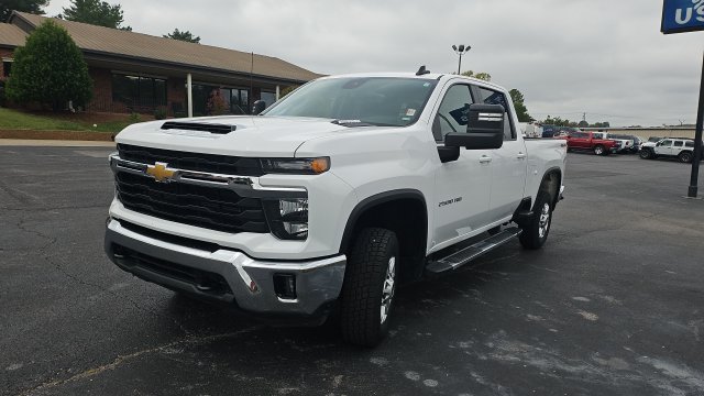 Used 2025 Chevrolet Silverado 2500 LT w/ Convenience Package AWD/4WD image 20