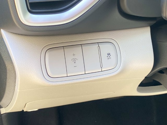 Used 2024 Hyundai Venue SEL FWD image 15