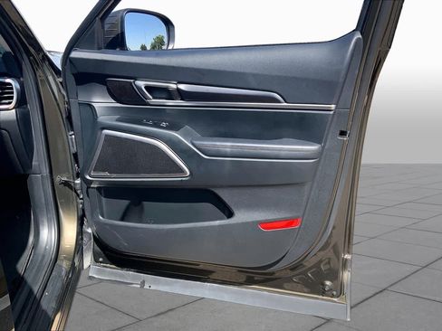 Certified 2025 Kia Telluride S FWD image 21