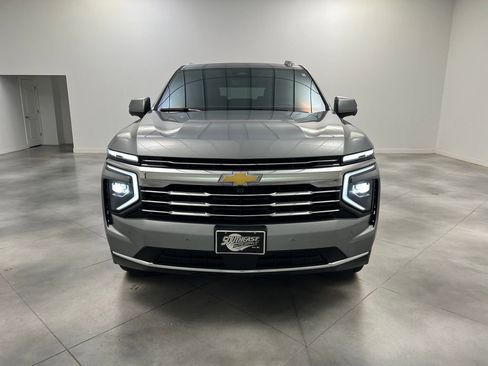 Used 2025 Chevrolet Tahoe LT AWD/4WD image 2
