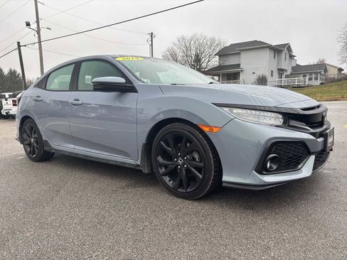 Used 2019 Honda Civic Sport Touring image 4
