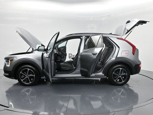 New 2025 Kia Niro EX image 56