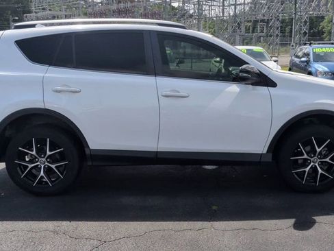 Used 2018 Toyota RAV4 SE w/ Power Extra Value Package FWD image 9