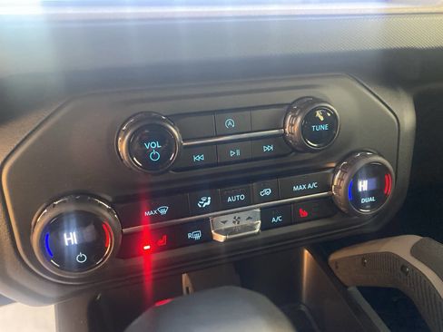 Used 2024 Ford Bronco Outer Banks w/ Sasquatch Package image 26