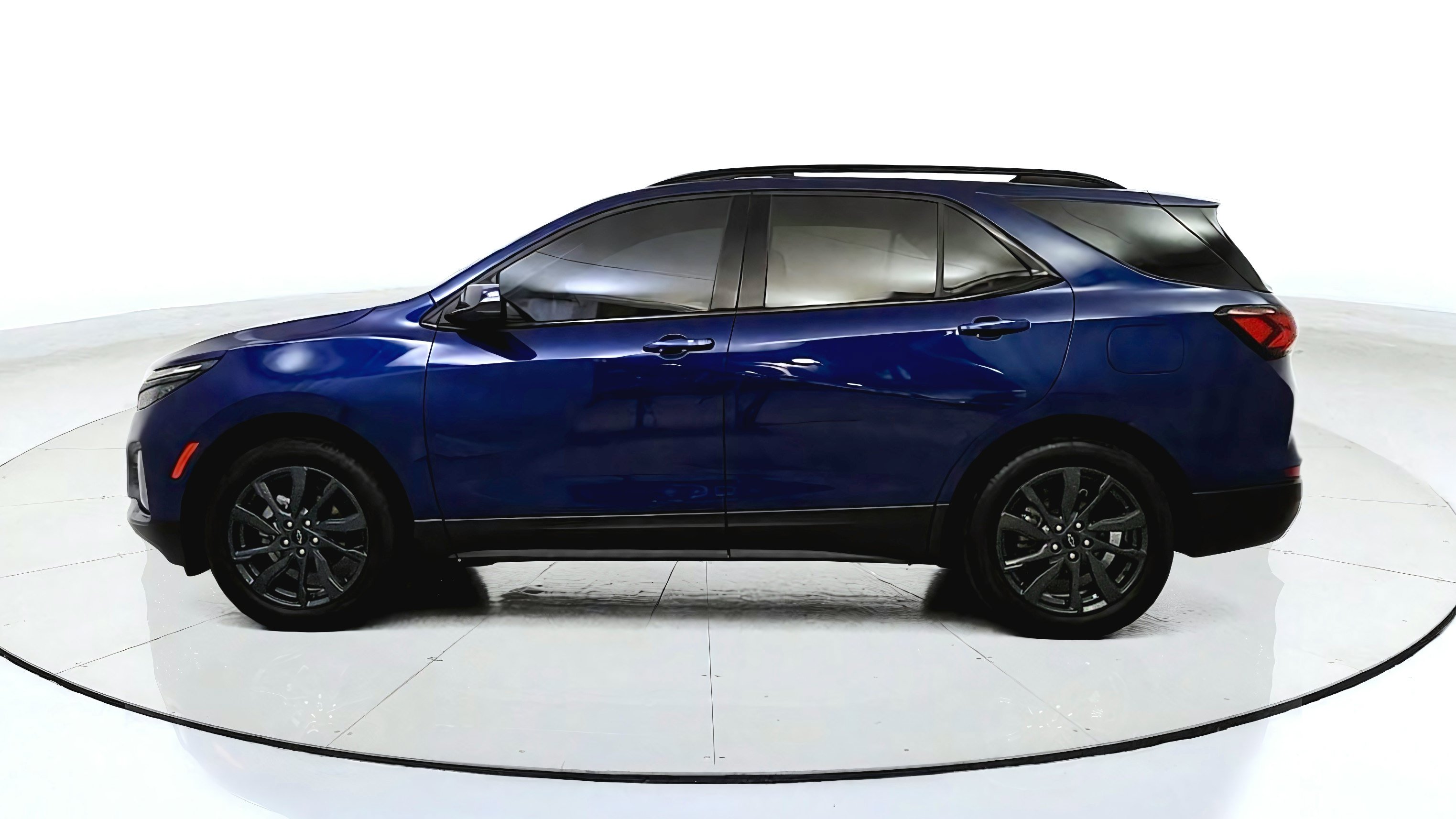 Used 2023 Chevrolet Equinox RS w/ RS Leather Package AWD/4WD image 4