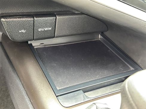 Used 2021 Toyota Camry LE image 31