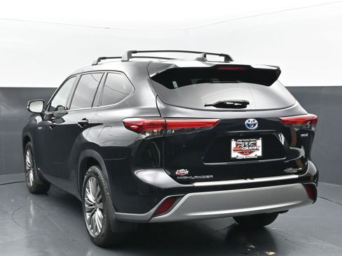 Used 2020 Toyota Highlander Platinum AWD/4WD image 4
