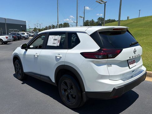 New 2026 Nissan Rogue SV w/ Cold Weather Package FWD image 4
