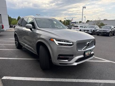 Used 2025 Volvo XC90 T8 Plus w/ Protection Package Premier AWD/4WD image 2