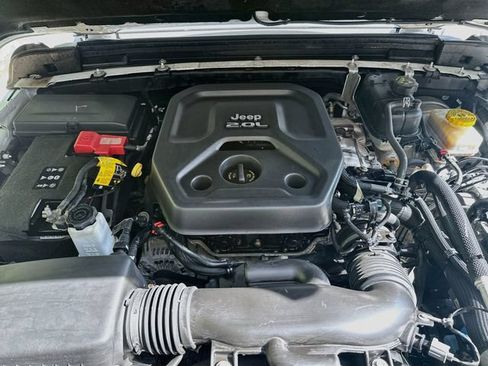 Used 2021 Jeep Wrangler Unlimited Sport AWD/4WD image 31
