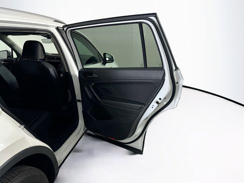 Used 2023 Volkswagen Tiguan SE FWD image 29